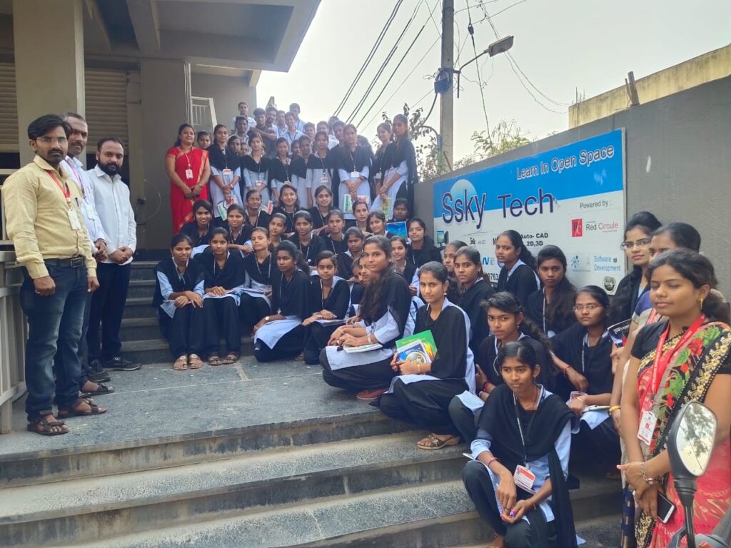 Industrial Visit to  Red Circle IT Soiution pvt.Ltd,Akluj